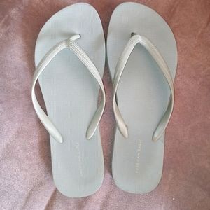AE flip flops